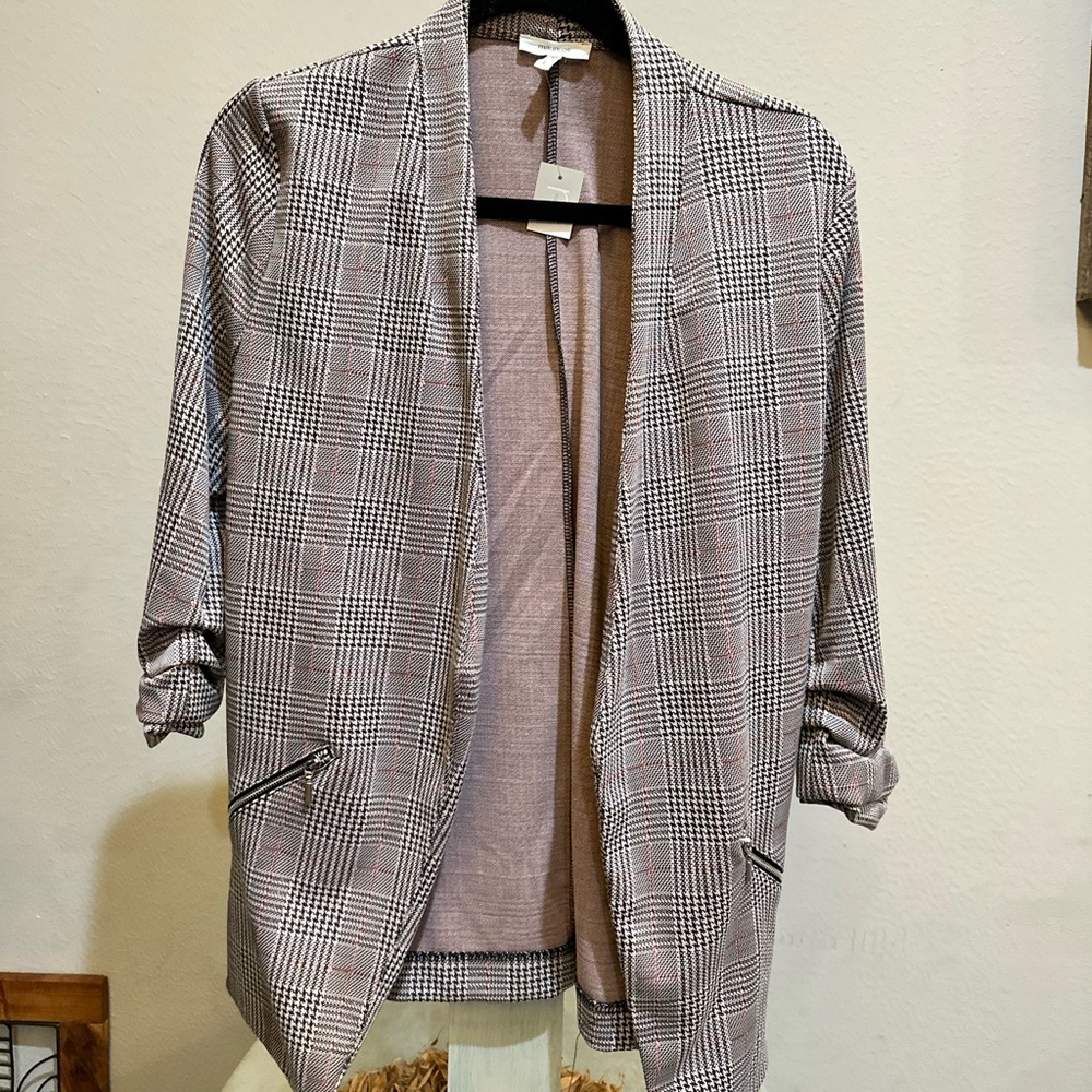 NWT MAURICES CASUAL BLAZER
*MAKE ME AN OFFER*